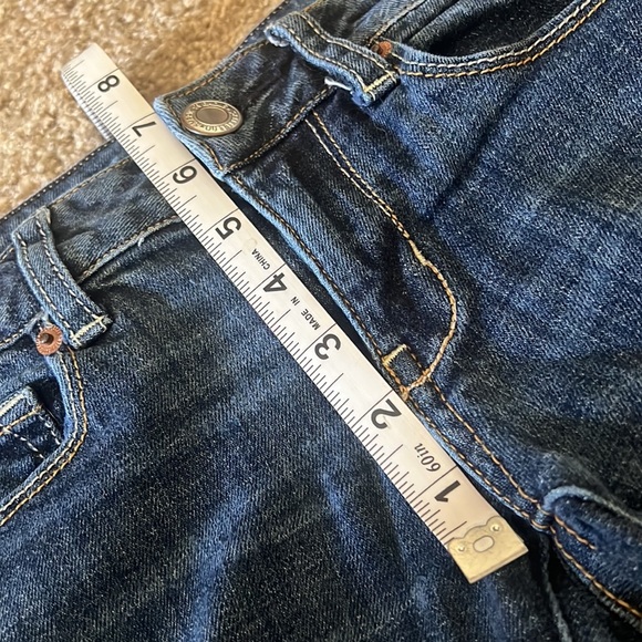 American Eagle Skinny Kick size 4 Jeans with sequin pocket design - Picture 7 of 9